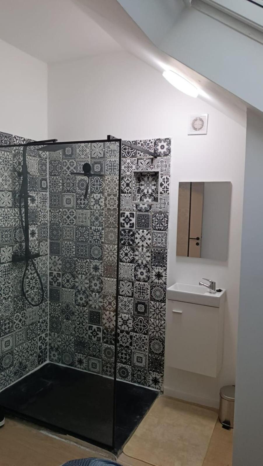 Апартаменты Ubuntu House - Шарлеруа Экстерьер фото